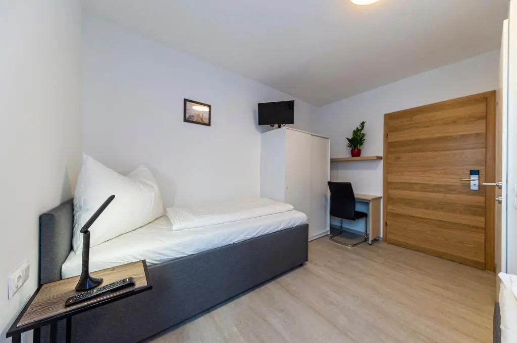 Zeltweg-Rooms
