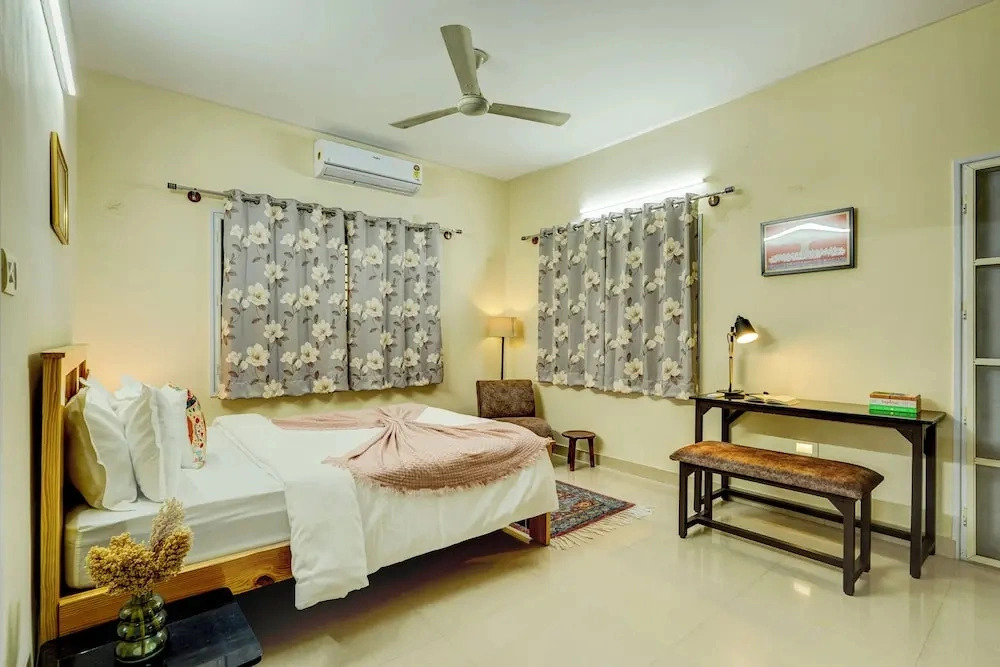 Alaya Stays Saffron Breeze Apartment
