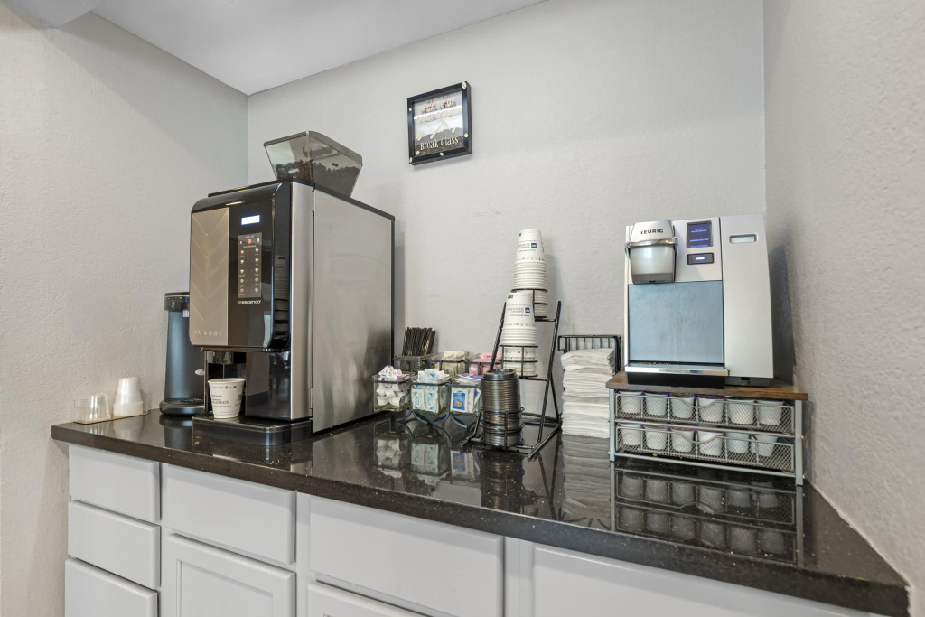 Best Western Plus Altoona Inn
