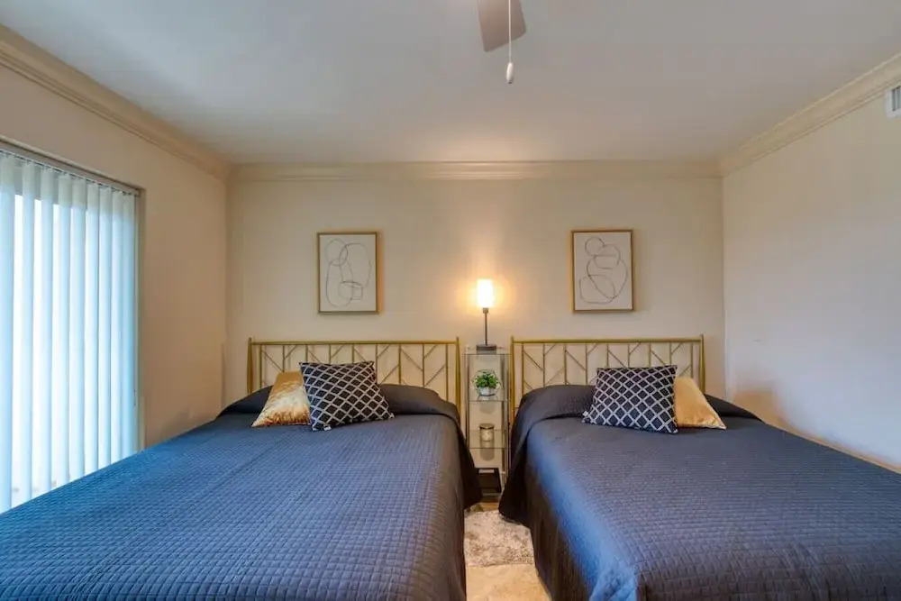 New Smyrna Beachfront Modern 9th Floor Condo Pool Hot Tub