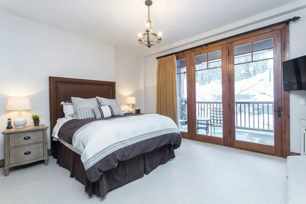 Grand Lodge - Five Bedroom #402 - Ski-in/ski-out 5 Condo