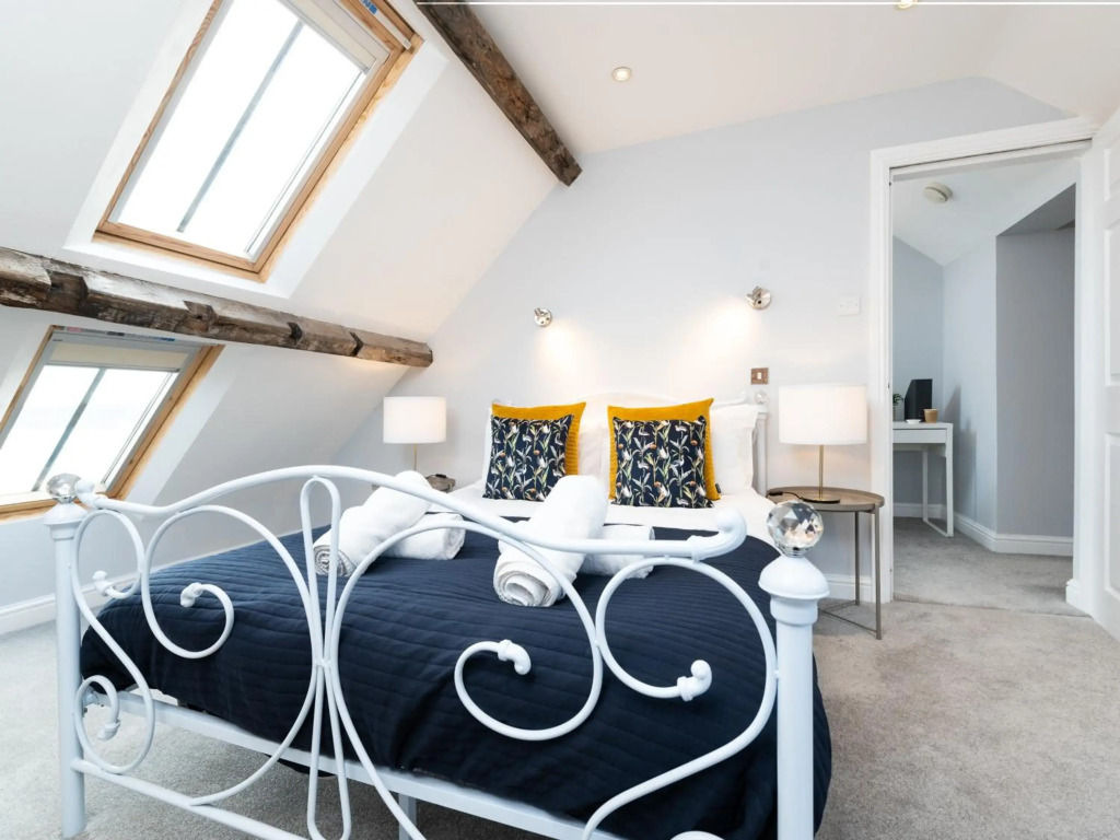 Scarborough Stays - Captain Bay Apartments