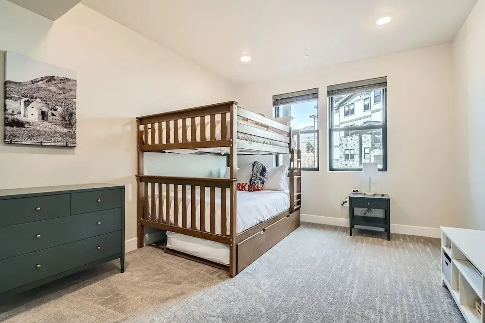 Flying Moose At Helling Circle 101 3 Bedroom Condo