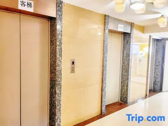 Sihai Yijia Hotel (Chengdu Sichuan Normal University Jinhua Wanda Plaza)