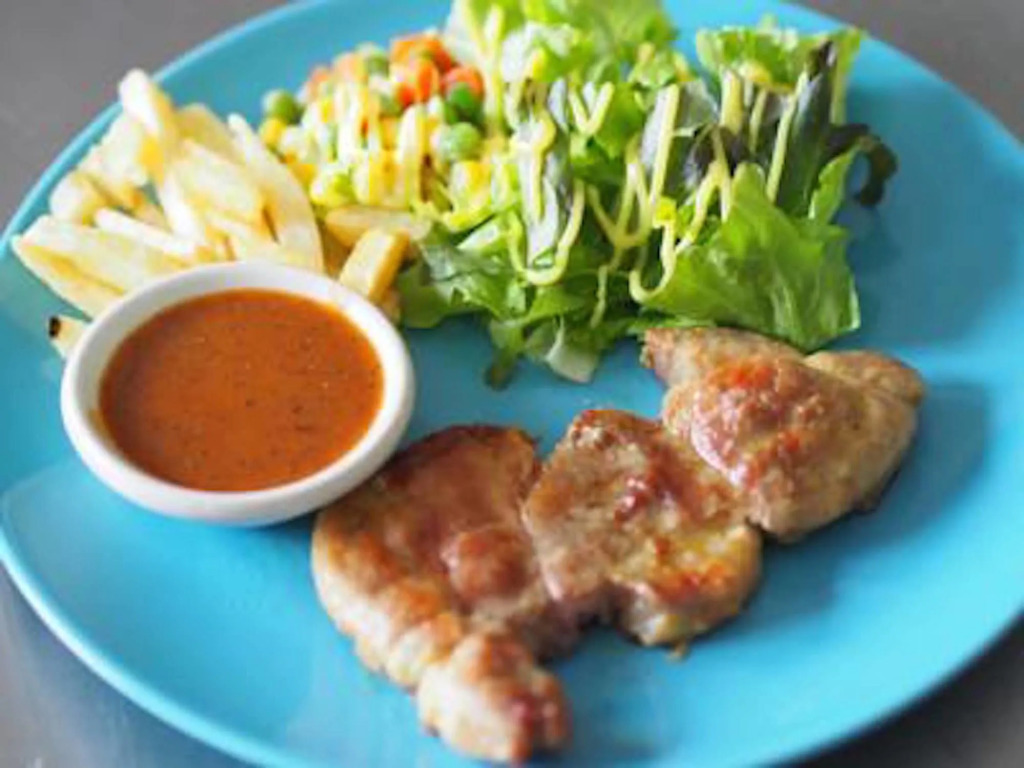 Little Bear Guesthouse and Restaurant
