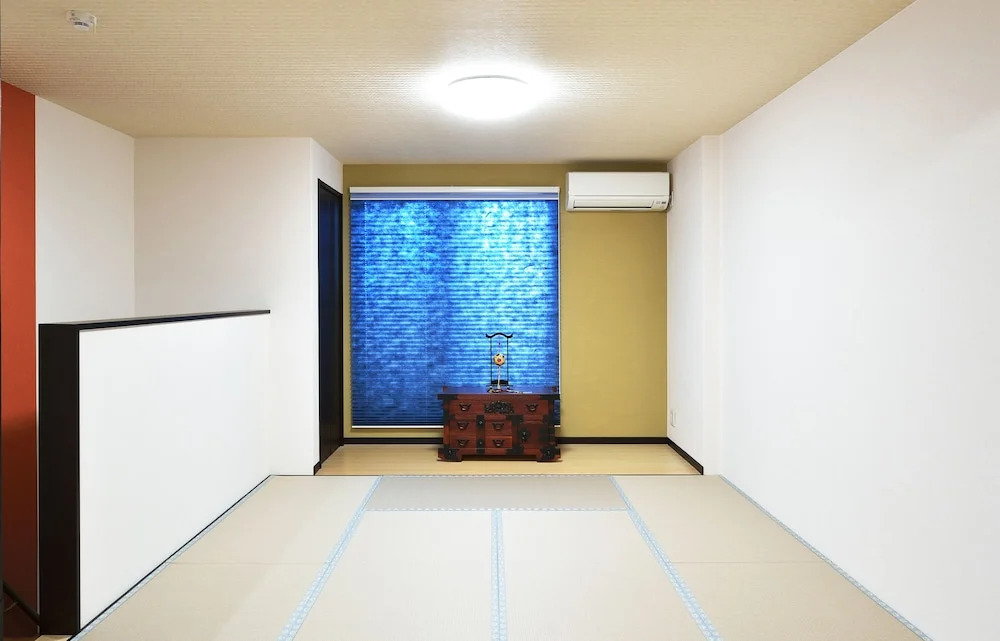 Raku Inn
