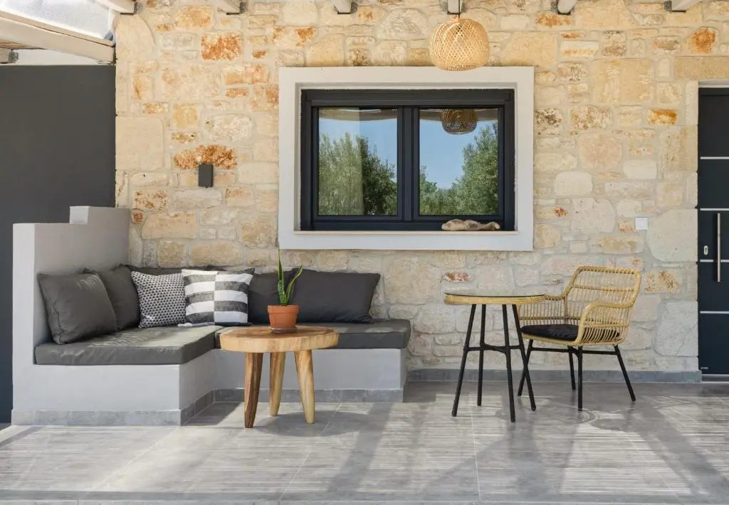"Four Olives" Luxury Rooms, Afitos #FeelsLikeHome