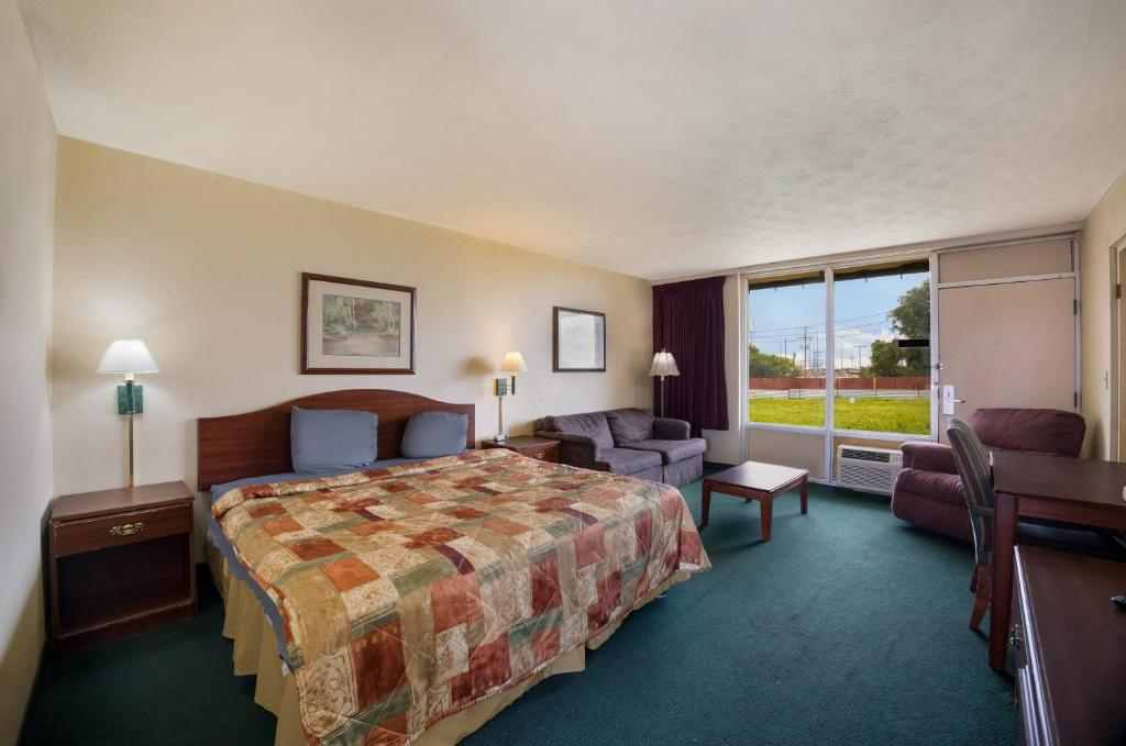Travelodge by Wyndham Oakley