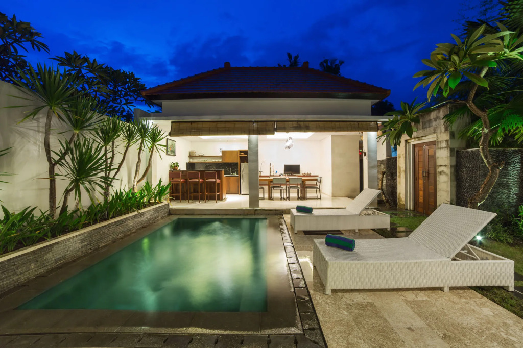 Odika Lovina Villas