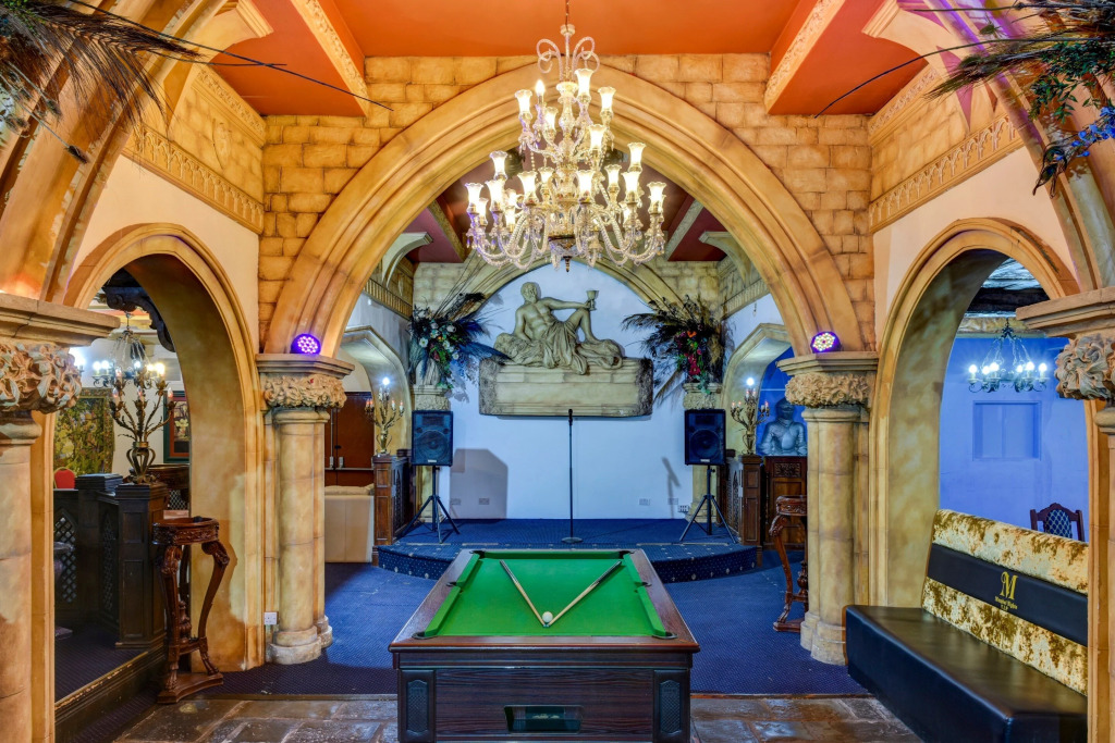 Empire Hotel
