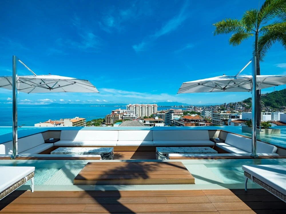 Pier 57 Penthouse 703 Romantic Zone Spectacular Ocean Views