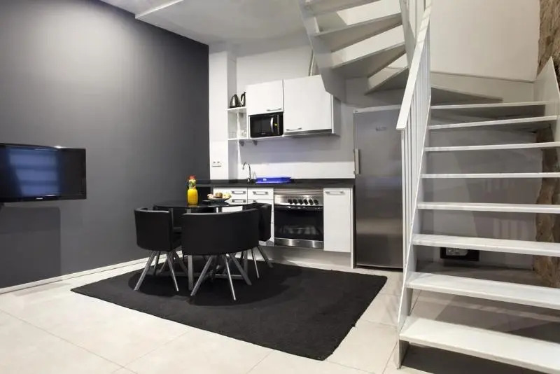 AinB Gothic Cathedral Apartments