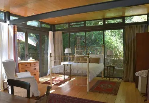 Glasshouse In The Winelands