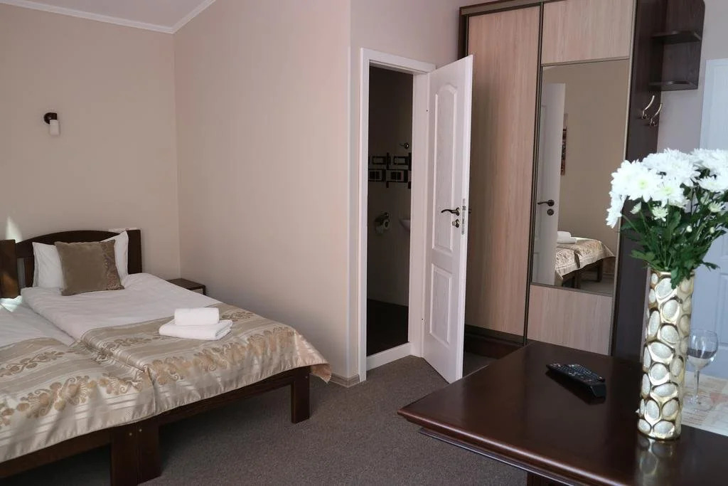 Orange Hotel