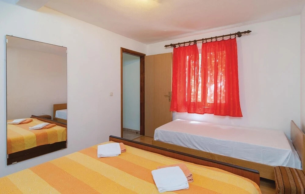 Stunning Home in Pucisca With 1 Bedrooms, Wifi and Outdoor Swimming Pool