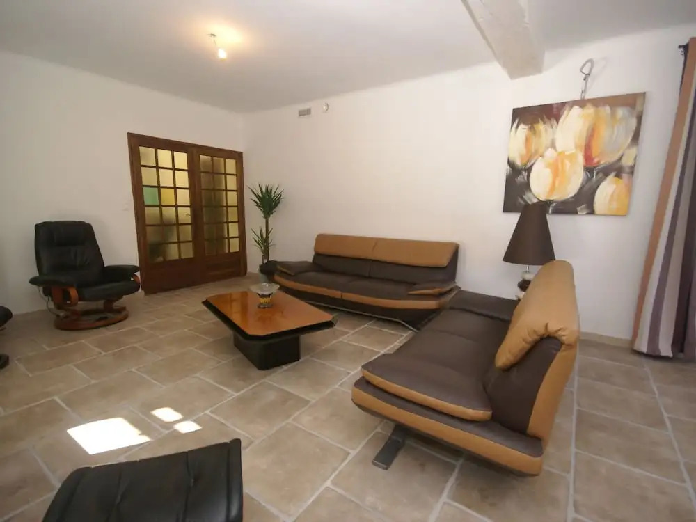 Holiday Home in Le Thor With Private Pool