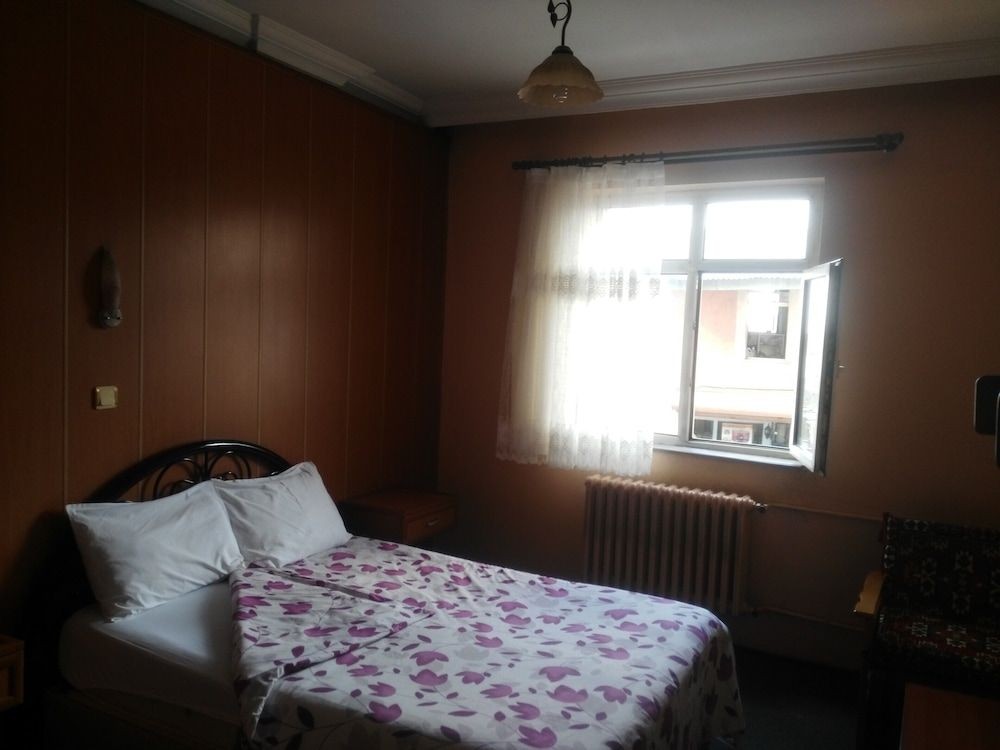 Otel Yeni̇ Çinar