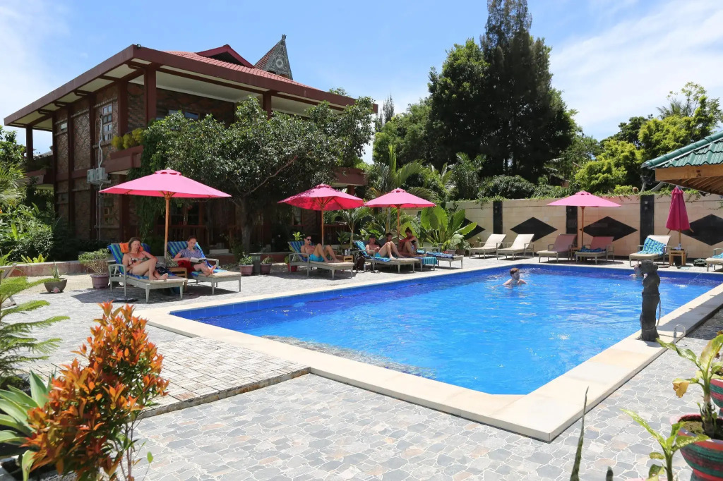 Toba Village Inn