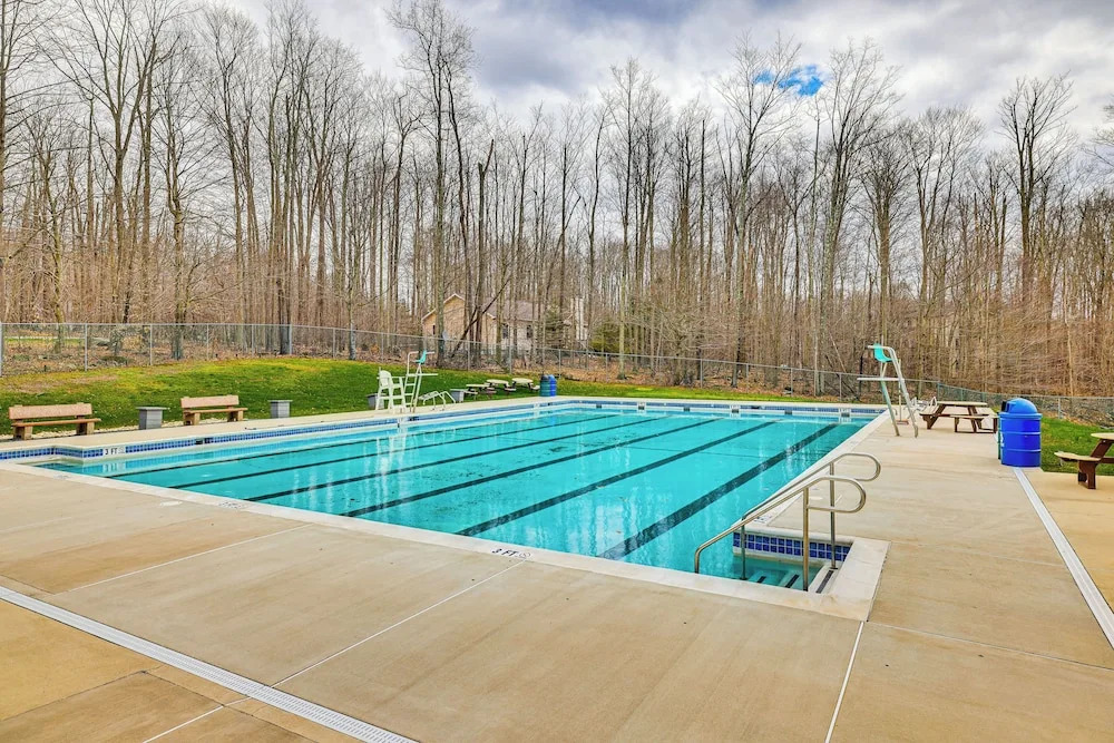Game Room, Hot Tub & Fire Pit: Pocono Lake Escape!