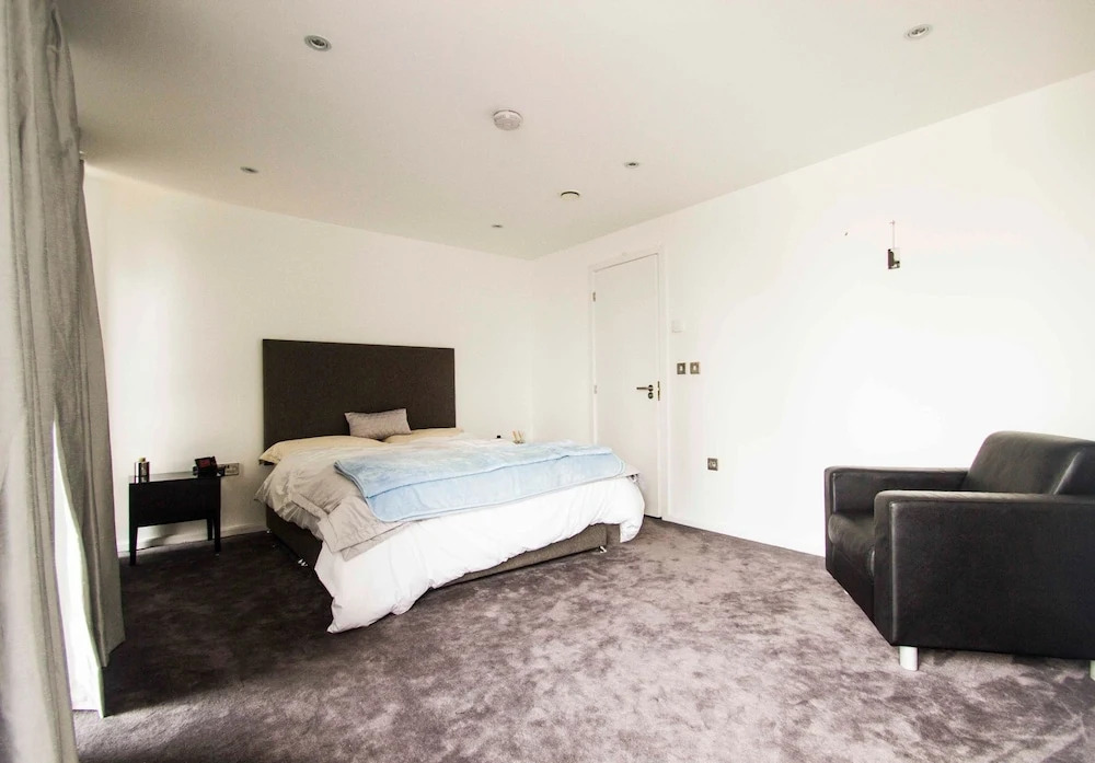 Modern 3 Bedroom Islington Flat
