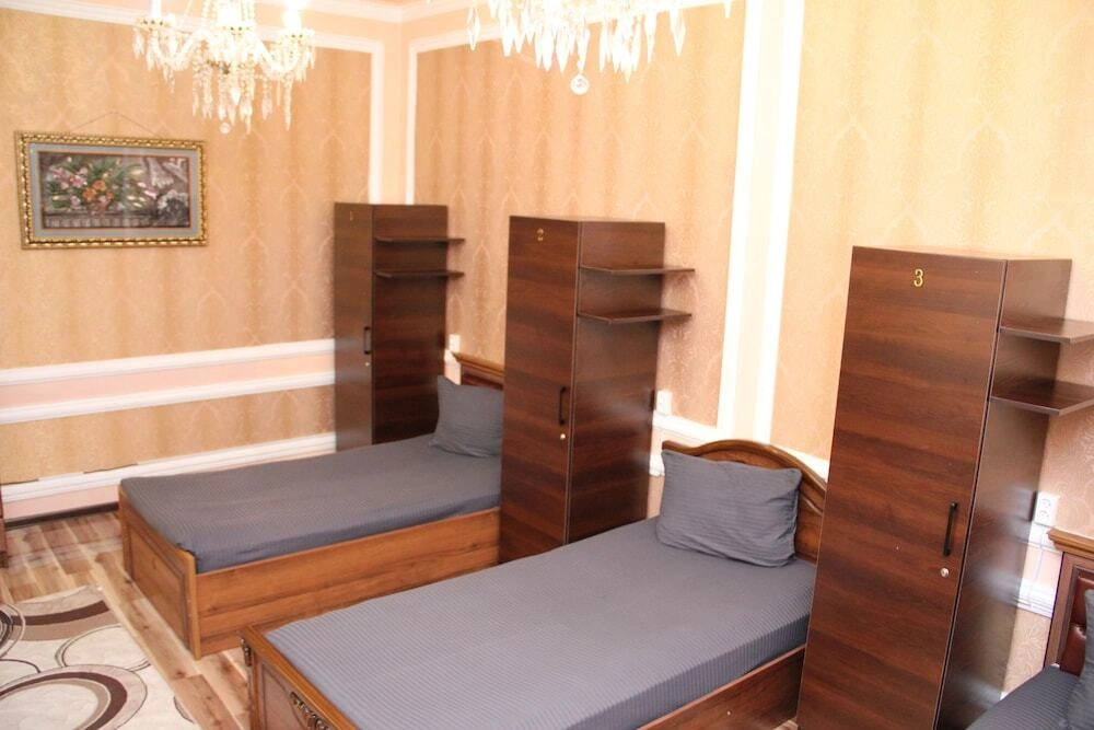 "Chinara" Guest House