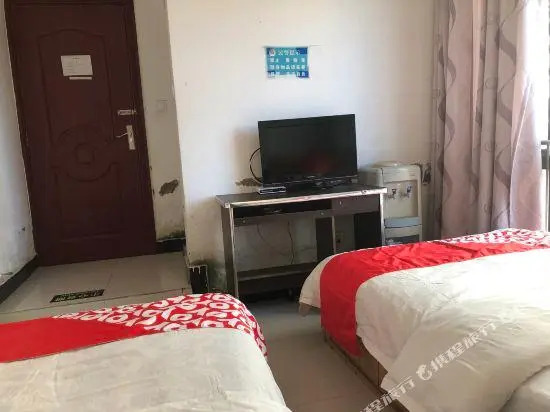Queensway Courtesy Guest House (Lo Lion Bay)