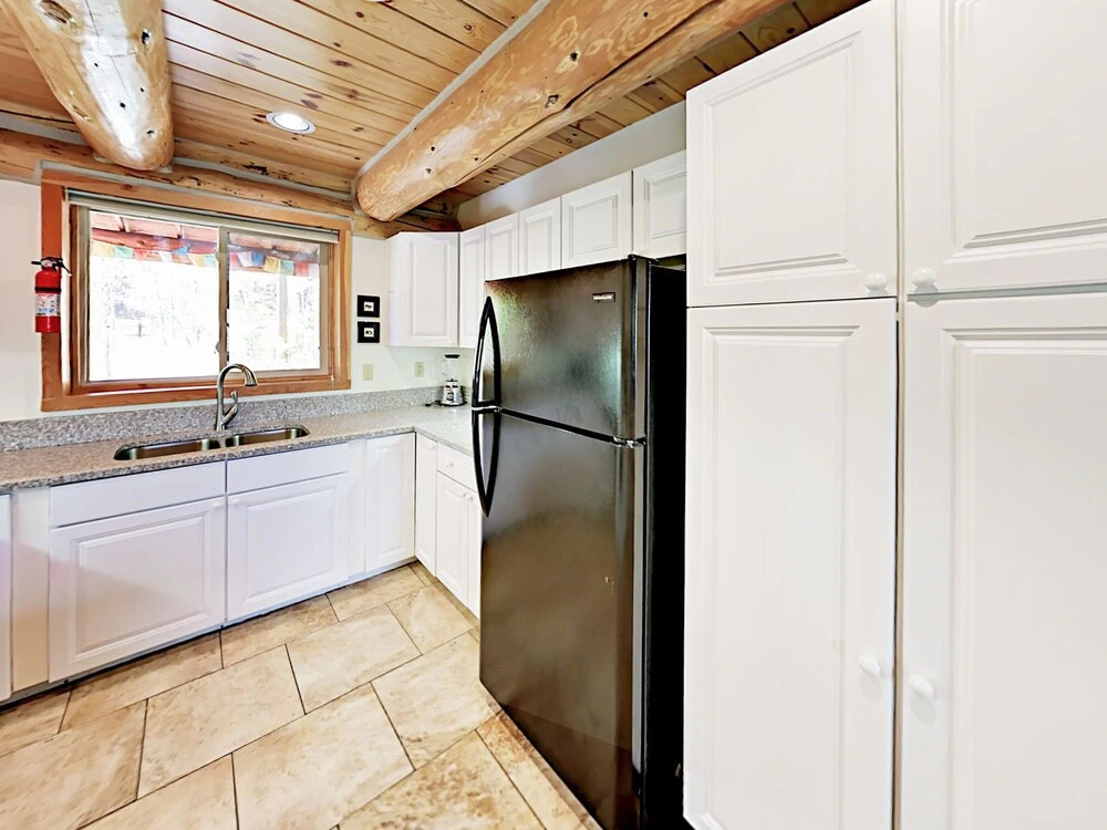 Wildernest Home 6 Bedrooms 3.5 Bathrooms Home