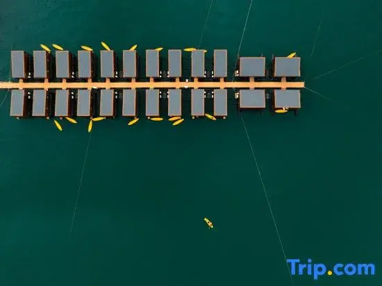 360 issara Floating Resort