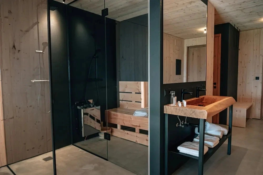 Anders Suites