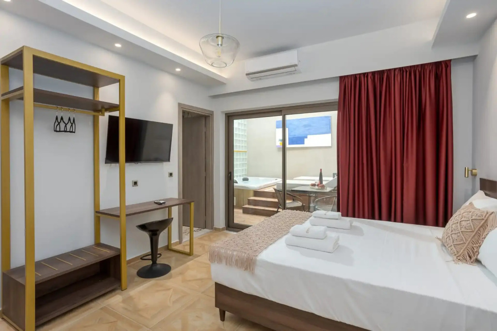 Royal Gold City Suites by Omilos Hotels