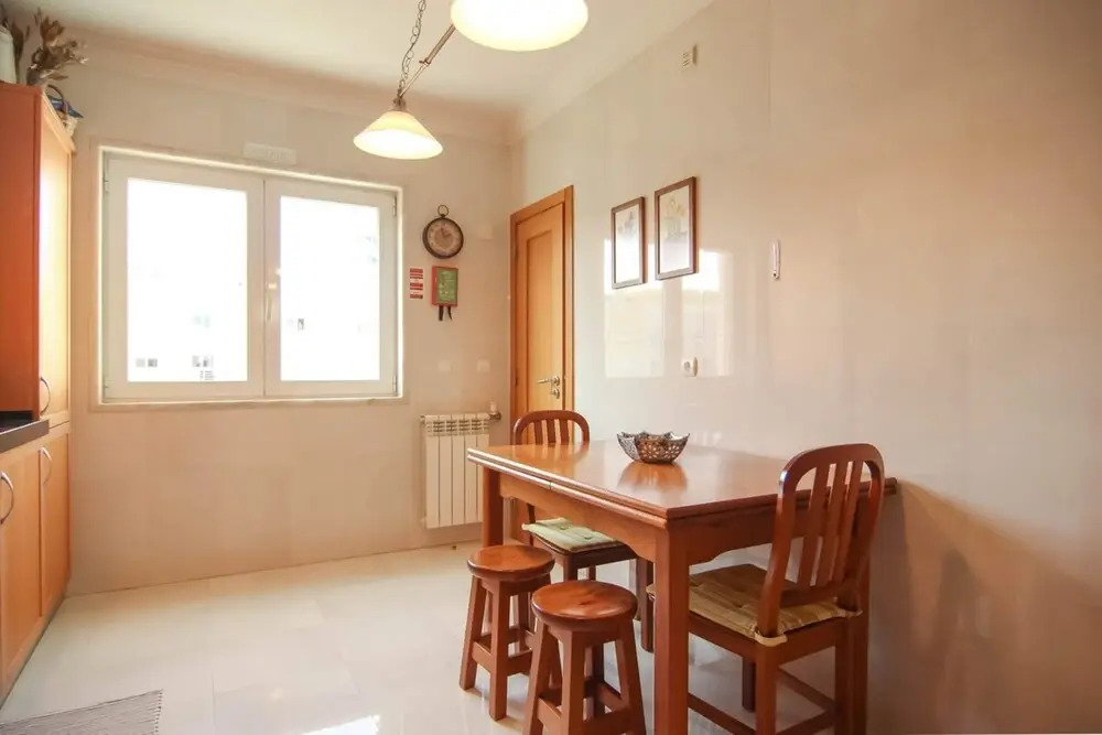 3 Bedroom Apartment by the Sea with Balcony