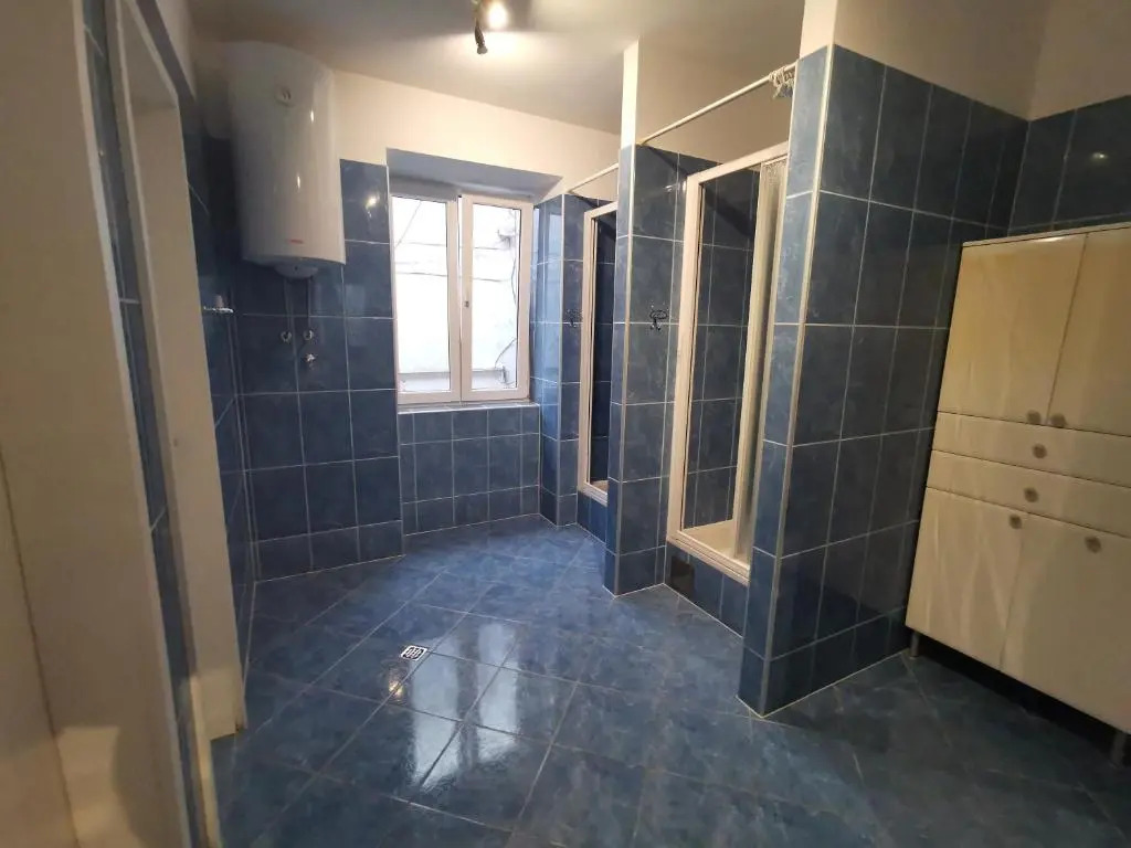 Spacious 140m2 Downtown 3 Bedroom Apartment