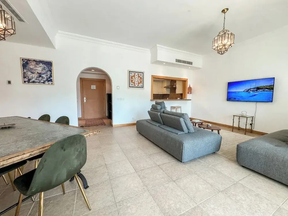 Upgraded 2BR Apartment at the Beach