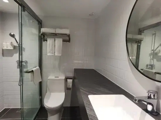 Yayuan Wenjin Hotel (Luohu Port Huangbeiling Subway Station Branch)