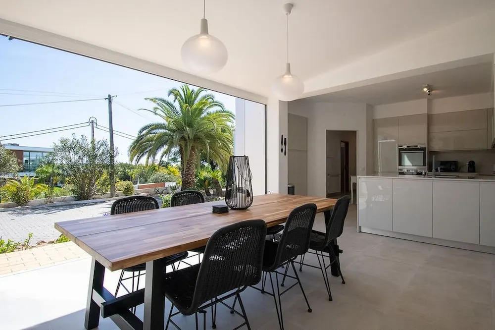 Pomba Beautifully Renovated With Heated Pool