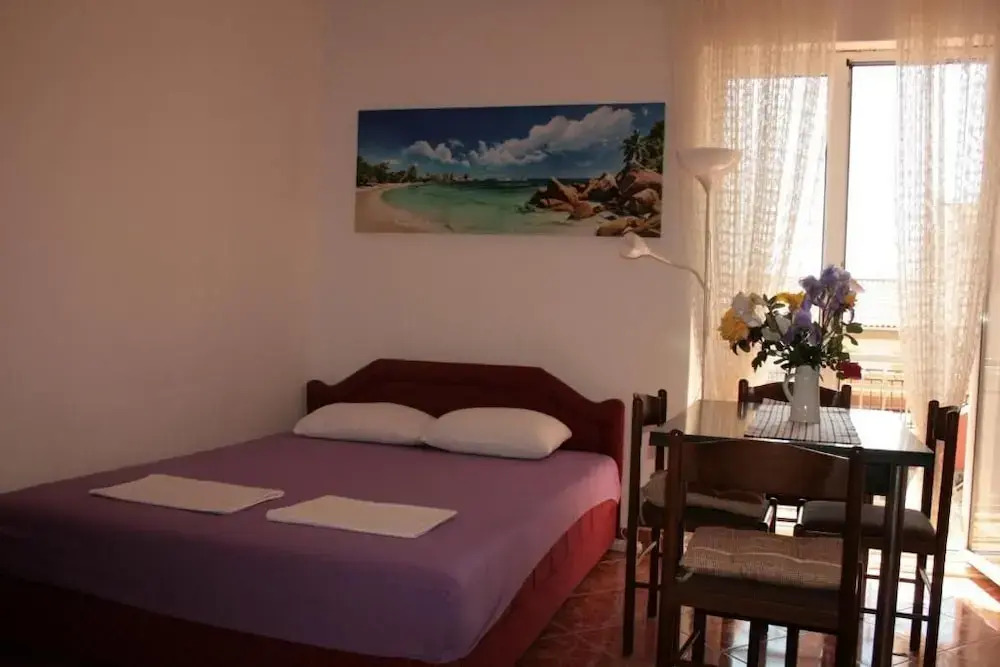 Studio Apartment on the Beach