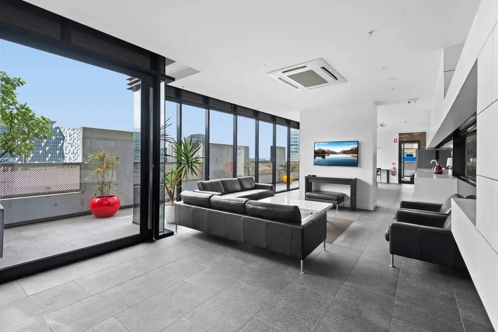 Modern 1-bed City Apartment With Pool and Gym