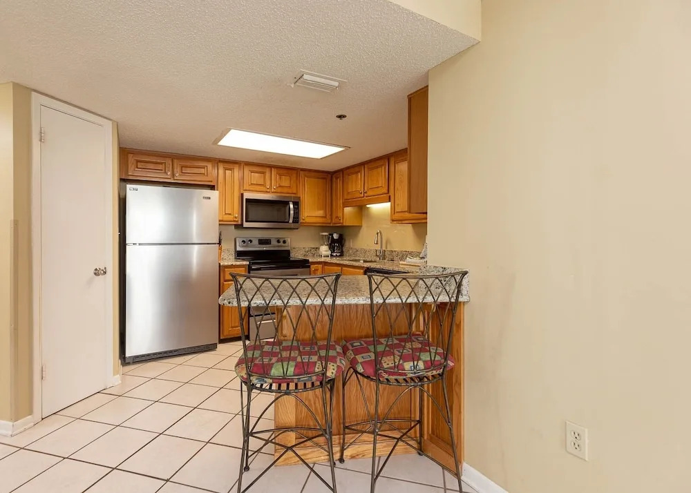 Phoenix East 909 2 Bedroom Condo