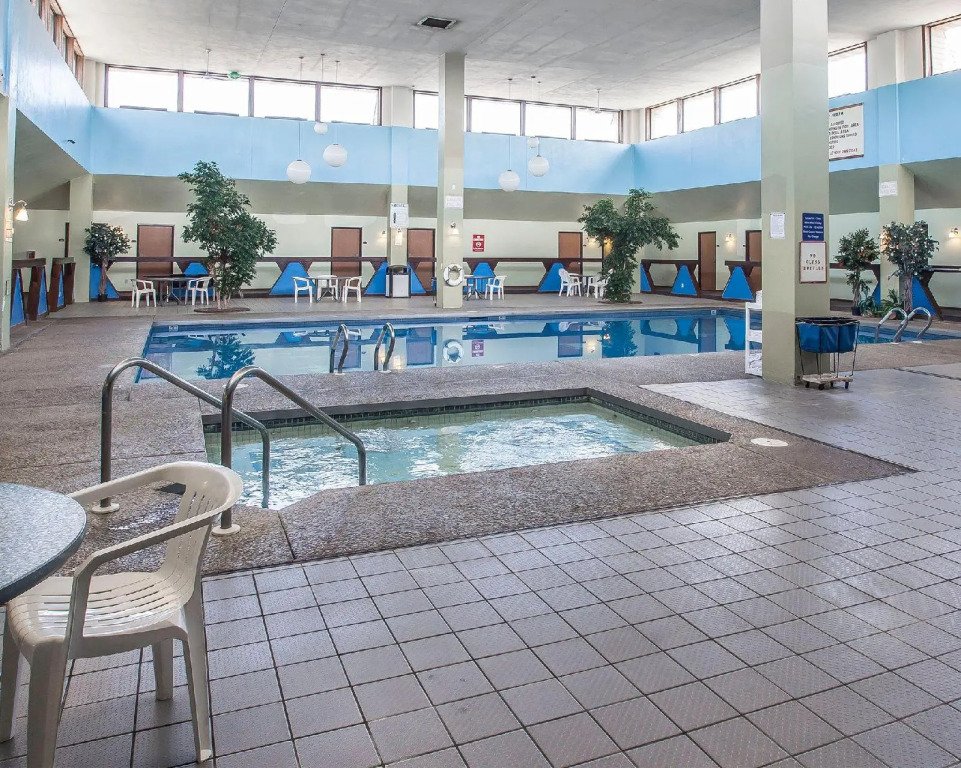 Econo Lodge Inn & Suites Menomonie