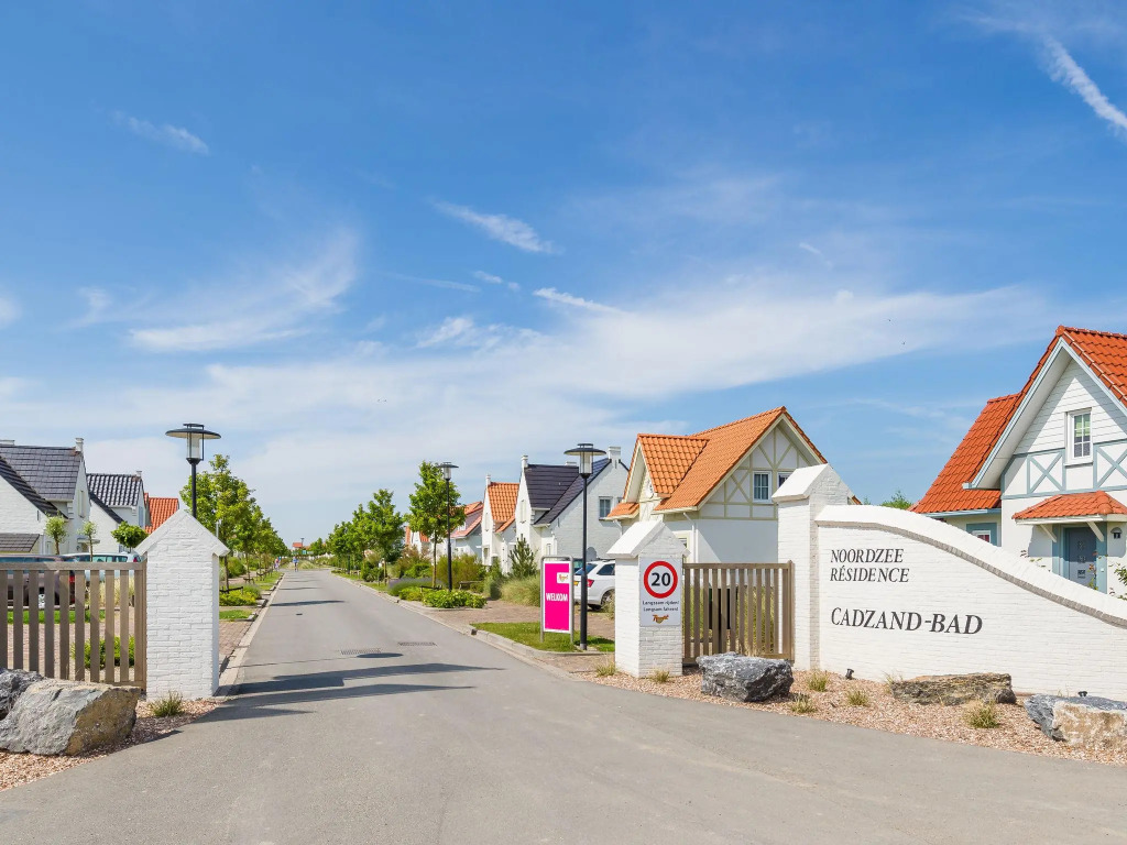 Spacious, detached and child-friendly villa, beach at 400 m.