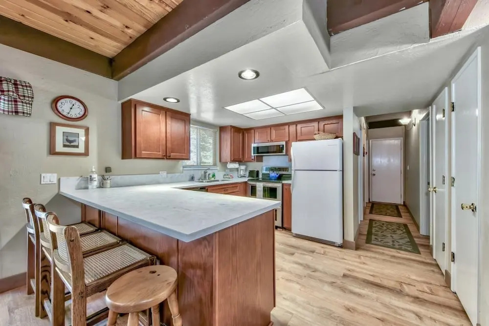 1207s Cabin In The Pines 3 Bedroom Chalet by RedAwning