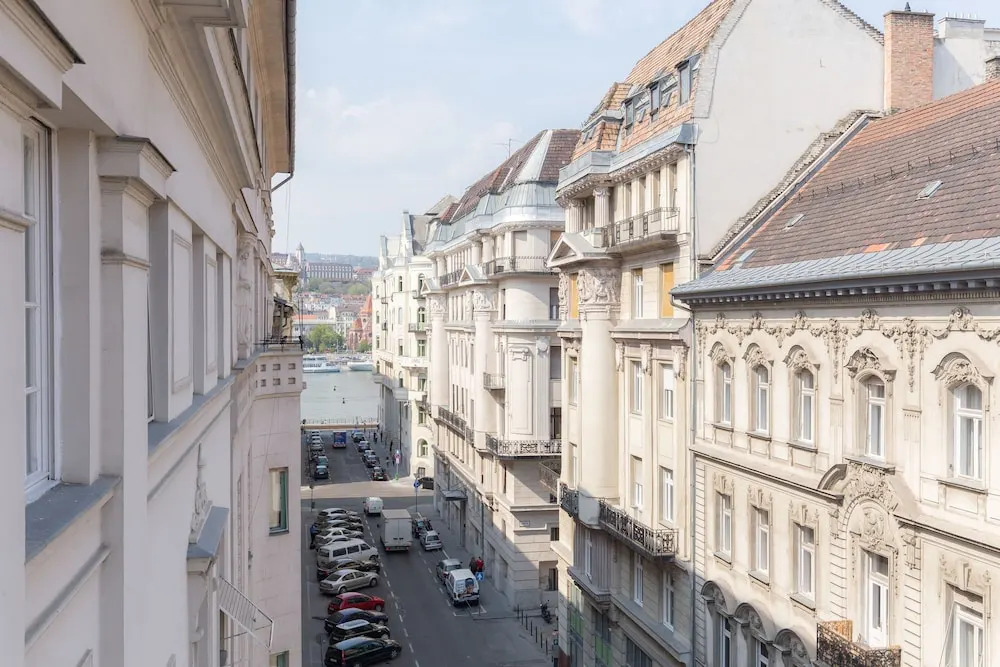 Real Apartments Zoltan