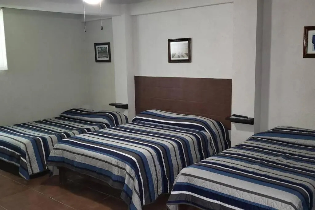 Suite con 2 recamaras,2mini splits, Parking Wifi 100 mb, cocina