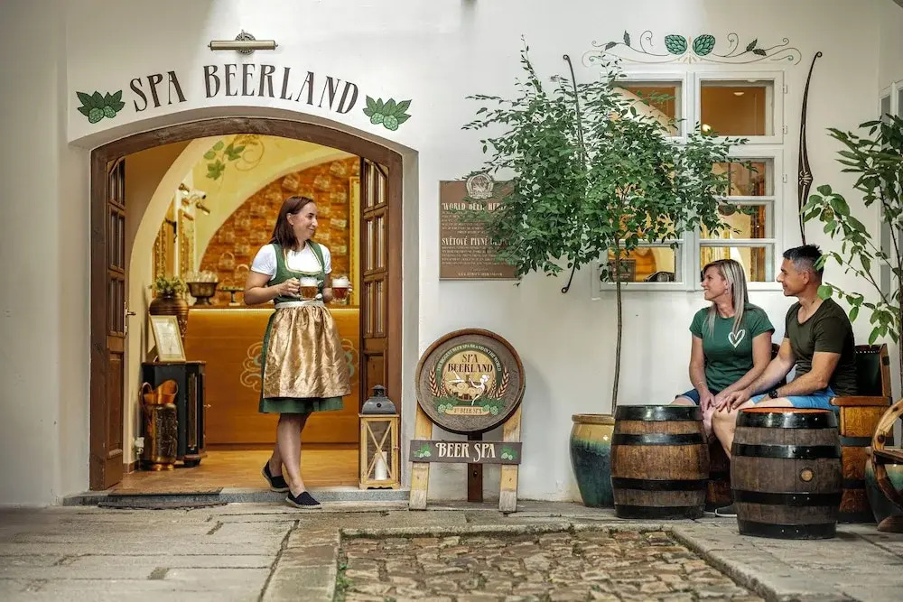 Spa Beerland - At The Golden Lamb