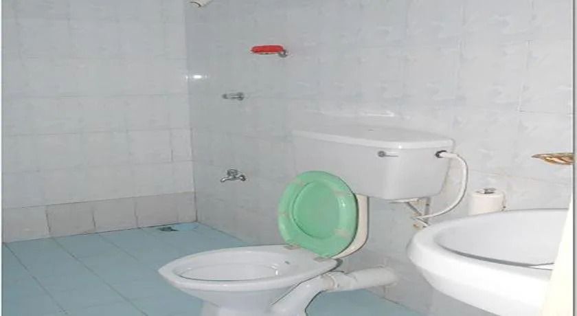 Dimuthu Tour Inn
