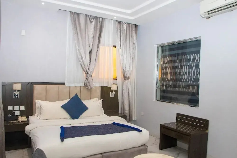 Perfecto La Villa Hotel and Suites