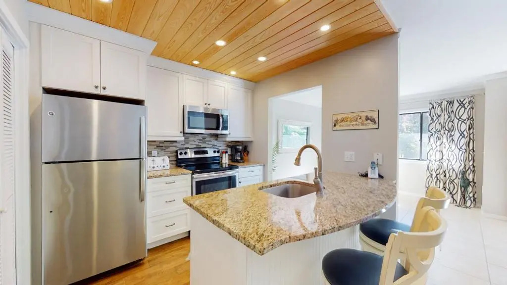 213 Turnberry Village