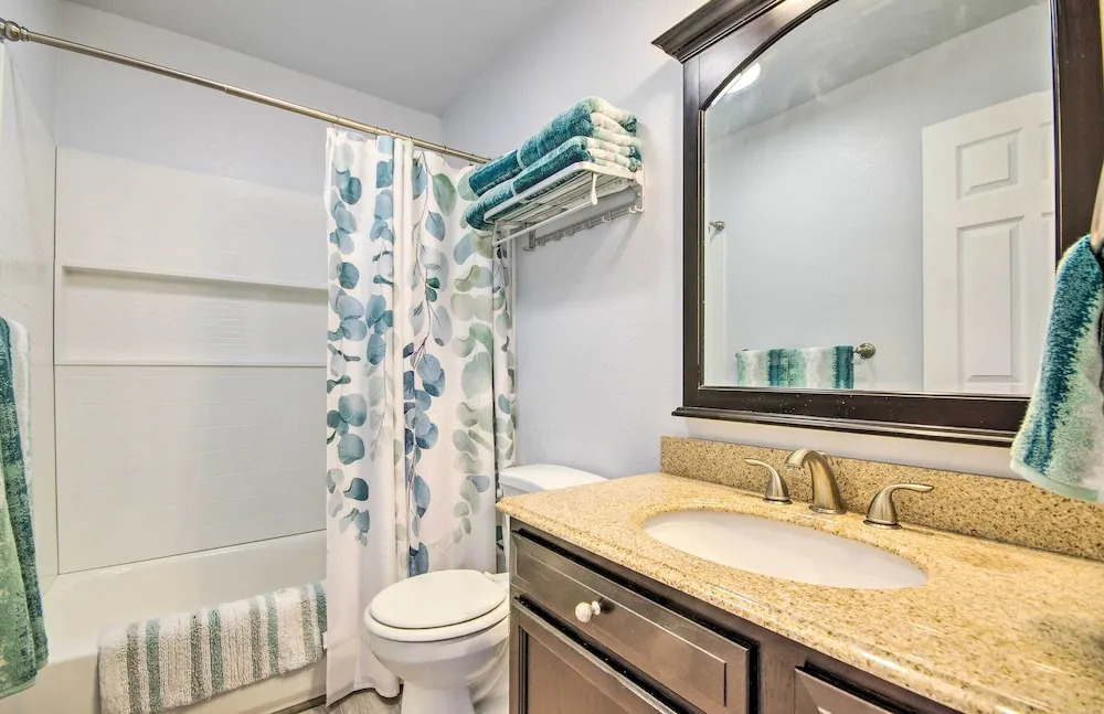 Osage Beach Resort Condo w/ Community Pool!