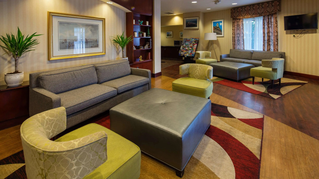 Roundhouse Suites