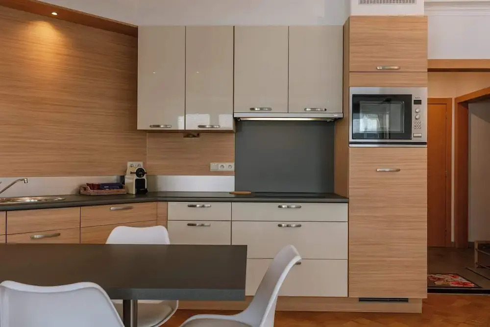 Light-filled Apartment With Lateral sea View